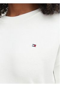 TOMMY HILFIGER - Tommy Hilfiger Sukienka codzienna WW0WW51148 Biały Regular Fit. Okazja: na co dzień. Kolor: biały. Materiał: bawełna. Typ sukienki: proste. Styl: casual #4