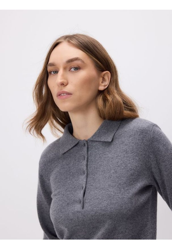 Reserved - Wełniany sweter polo - szary. Typ kołnierza: polo. Kolor: szary. Materiał: wełna