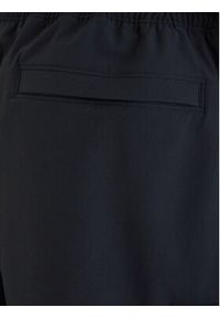 Under Armour Szorty sportowe UA Vibe Woven Cargo 1386560 Czarny Regular Fit. Kolor: czarny. Materiał: syntetyk. Styl: sportowy #3