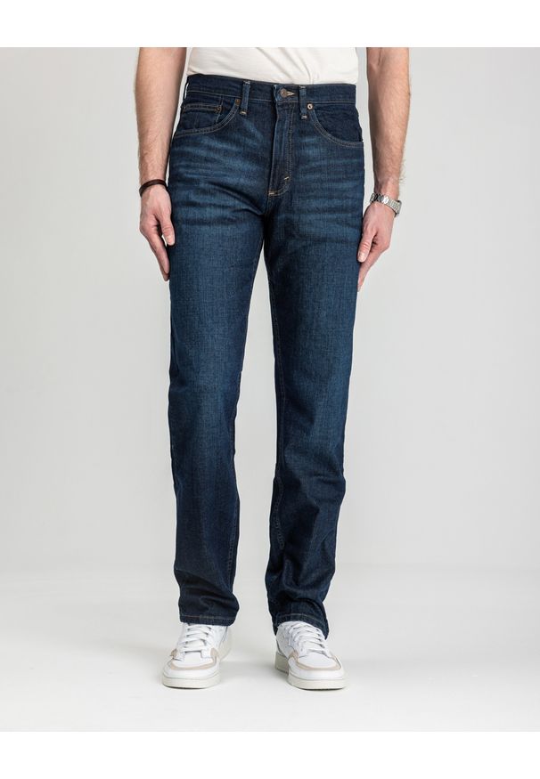 Męskie Spodnie Jeansowe Wrangler Relaxed Fit Blackened Indigo 112352957. Okazja: na co dzień, do pracy. Styl: elegancki, casual, klasyczny