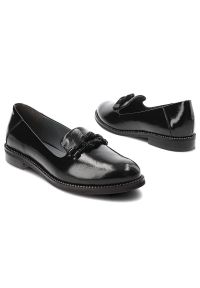 Czarne Mokasyny Armodo Modne Buty Damskie. Okazja: do pracy, na co dzień, na spotkanie biznesowe. Kolor: czarny. Materiał: skóra. Obcas: na obcasie. Styl: klasyczny, casual, elegancki, biznesowy. Wysokość obcasa: średni #7