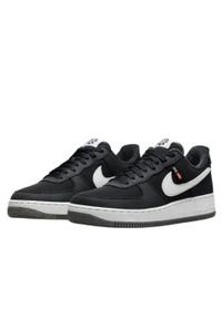 Buty do chodzenia męskie Nike Air Force 1 Low ’07 Lv8. Kolor: czarny. Materiał: skóra. Szerokość cholewki: normalna. Model: Nike Air Force. Sport: turystyka piesza