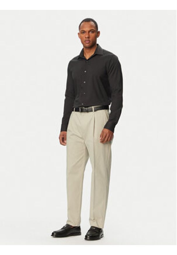 Calvin Klein Koszula LV019EU092 Czarny Slim Fit. Kolor: czarny. Materiał: syntetyk