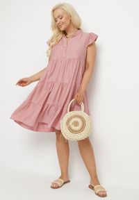 Born2be - Ciemnoróżowa Sukienka o Rozkloszowanym Kroju z Dekoltem w Serek Meverina. Okazja: na co dzień. Typ kołnierza: dekolt w serek. Kolor: różowy. Długość rękawa: krótki rękaw. Wzór: aplikacja. Typ sukienki: proste, rozkloszowane. Styl: casual, elegancki #2