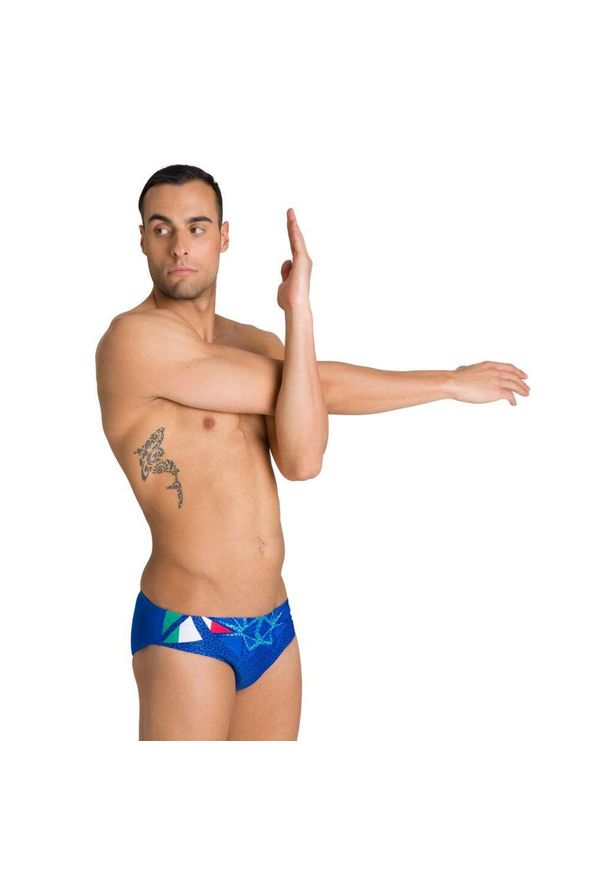 Kąpielówki slipy męskie na basen Arena OG Brief Italy. Kolor: niebieski, wielokolorowy, biały