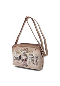 Beżowa Elegancka Torebka Damska Na Ramię Anekke Z Laleczką. Kolor: beżowy. Wzór: nadruk. Styl: elegancki. Rodzaj torebki: na ramię #8