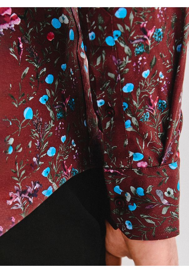Pako Lorente - PAKO LORENTE – Bordowa koszula w kwiaty. Kolor: czerwony. Materiał: bawełna, elastan. Długość rękawa: długi rękaw. Długość: długie. Wzór: kwiaty