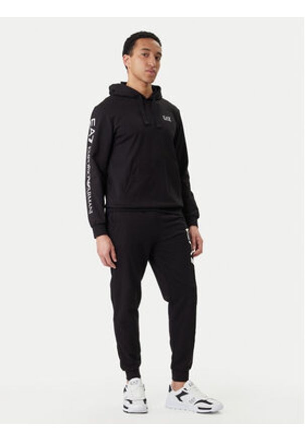 EA7 Emporio Armani Bluza 7M000569 AF13512 MC001 Czarny Regular Fit. Kolor: czarny. Materiał: bawełna