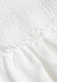 Born2be - Biały Bawełniany Komplet Krótki Top bez Ramiączek Szorty z Gumką w Pasie i Falbanką Tesmara. Kolor: biały. Materiał: bawełna #2