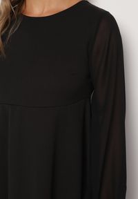 Born2be - Czarna Sukienka o Rozkloszowanym Kroju z Półtransparentnymi Rękawami Edalinne. Okazja: na co dzień, do pracy. Kolor: czarny. Materiał: skóra. Typ sukienki: proste. Styl: casual, elegancki #7