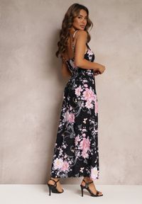 Renee - Czarna Sukienka w Kwiaty na Ramiączkach Lydienne. Kolor: czarny. Materiał: tkanina. Długość rękawa: na ramiączkach. Wzór: kwiaty