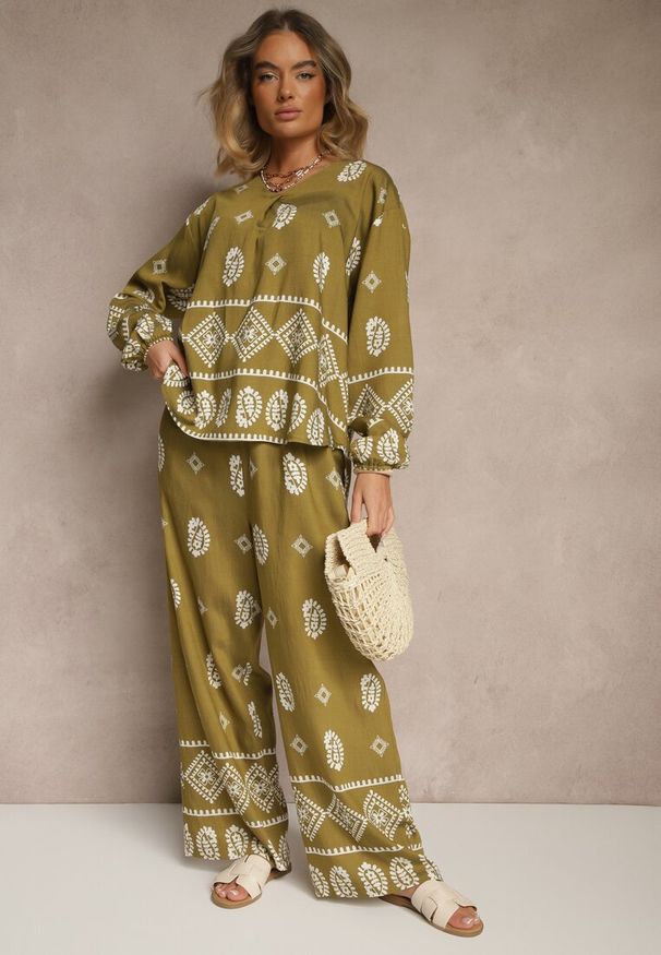 Renee - Ciemnozielony Komplet w Stylu Etno Spodnie z Gumką w Pasie i Bluzka Oversize Eviralyn. Kolor: zielony