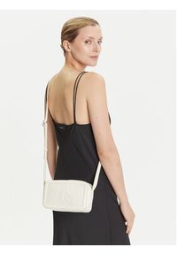 Calvin Klein Torebka Bold Ck Camera Bag LV04F3220G Biały. Kolor: biały. Materiał: skórzane