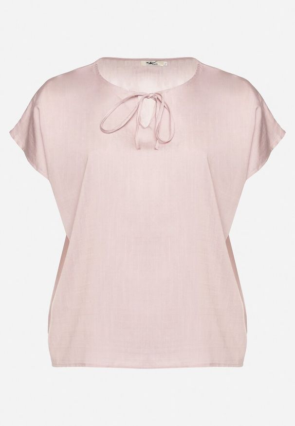 Born2be - Ciemnoróżowa Bluzka z Wiskozą Wiązana przy Dekolcie Dovarelle. Okazja: na co dzień. Kolekcja: plus size. Kolor: różowy. Materiał: wiskoza. Długość rękawa: krótki rękaw. Długość: krótkie. Styl: elegancki, casual