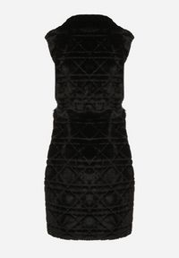 Born2be - Czarna Futrzana Kamizelka z Wiązanym Paskiem i Ozdobnymi Przeszyciami Raetila. Okazja: na co dzień, do pracy, na spotkanie biznesowe. Typ kołnierza: golf. Kolor: czarny. Materiał: futro. Wzór: aplikacja. Styl: biznesowy, casual, elegancki #2