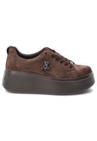 Sneakersy damskie Filippo, cholewka ze skóry naturalnej zamszowej z zabudowanym przodem klasyczne wiązanie na grubej platformowej podeszwie, brązowe,. Okazja: na spacer, na co dzień. Zapięcie: sznurówki. Kolor: brązowy. Materiał: zamsz, skóra. Szerokość cholewki: normalna. Wzór: aplikacja. Styl: klasyczny #3