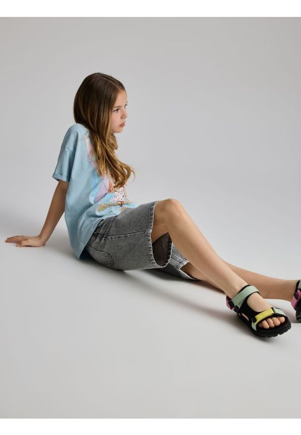 Reserved - Jeansowe szorty bermudy - jasnoszary. Kolor: szary. Materiał: jeans