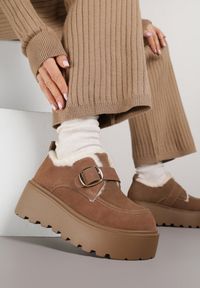 Renee - Brązowe Śniegowce na Platformie z Paskiem ze Sprzączką i Futrem Unweda. Nosek buta: okrągły. Zapięcie: pasek. Kolor: brązowy. Materiał: futro. Sezon: zima. Obcas: na platformie. Wysokość obcasa: średni #1