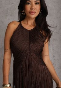 Renee - Brązowa Sukienka Wieczorowa na Ramiączkach z Ozdobnymi Frędzlami Glystarish. Kolor: brązowy. Długość rękawa: na ramiączkach. Styl: wizytowy. Długość: maxi #5