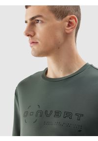 4f - T-shirt regular z nadrukiem męski. Kolor: brązowy, wielokolorowy, oliwkowy. Materiał: dzianina. Wzór: nadruk