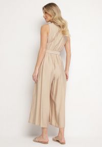 Born2be - Beżowy Taliowany Kombinezon z Wiskozą i Paskiem Evithrae. Okazja: na co dzień. Kolor: beżowy. Materiał: wiskoza. Styl: wizytowy, casual, klasyczny, elegancki #2