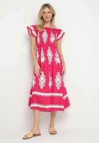 Born2be - Różowa Wiskozowa Sukienka w Ornamentalne Wzory o Rozkloszowanym Kroju Divessa. Kolor: różowy. Materiał: wiskoza. Długość rękawa: krótki rękaw. Typ sukienki: proste #1