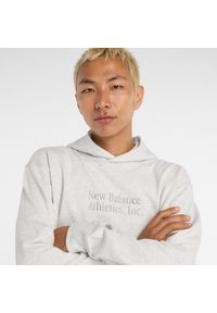 Bluza męska New Balance MT53925AHH – szara. Typ kołnierza: kaptur. Kolor: szary. Materiał: bawełna, dresówka, materiał. Wzór: aplikacja #2