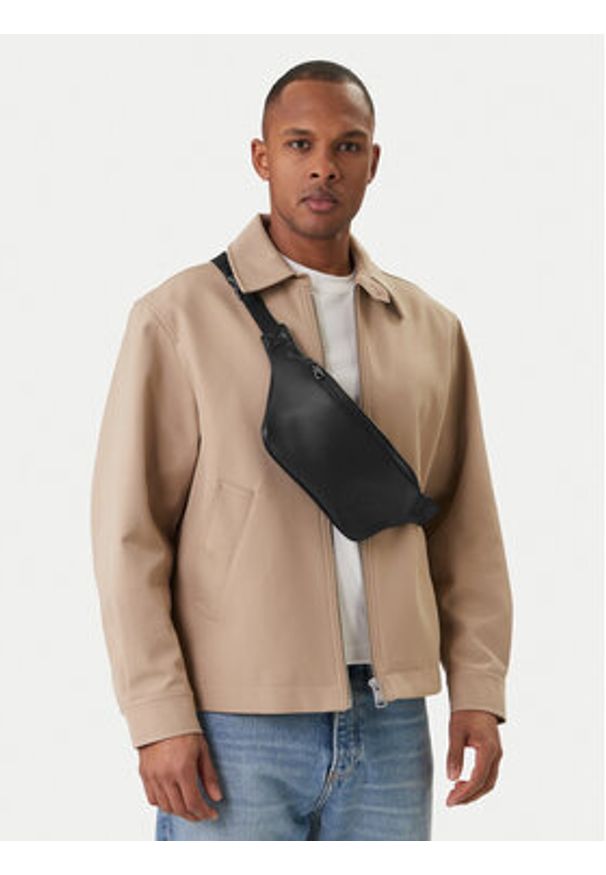 Calvin Klein Nerka Ck Waistbag LV04D3249G Czarny. Kolor: czarny. Materiał: skóra