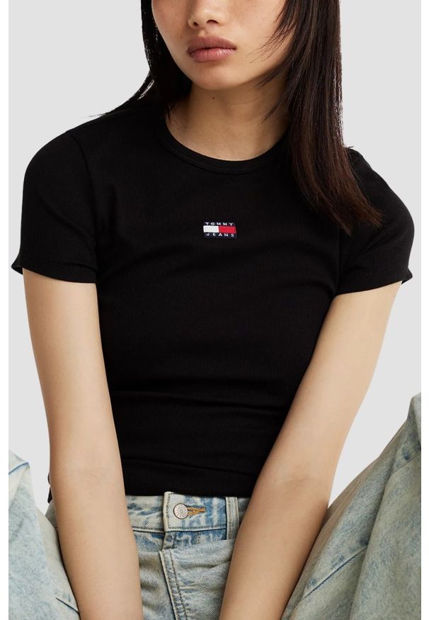 Tommy Jeans - TOMMY JEANS Czarny damski t-shirt. Kolor: czarny