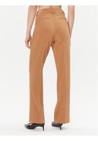 DKNY Spodnie materiałowe UG3PX097 Brązowy Regular Fit. Kolor: brązowy. Materiał: syntetyk #3