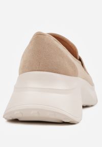 Renee - Ciemnobeżowe Półbuty w Stylu Mokasynów na Platformie Viandis. Okazja: na co dzień. Zapięcie: bez zapięcia. Kolor: beżowy. Materiał: jeans. Wzór: aplikacja. Obcas: na platformie. Styl: casual, elegancki #2