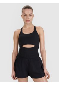 4f - 4F Top treningowy slim szybkoschnący damski 4F x Anna Lewandowska - czarny XS. Kolor: czarny. Materiał: dzianina, włókno, syntetyk, materiał, tkanina, elastan. Długość rękawa: na ramiączkach. Wzór: gładki, ze splotem. Sport: joga i pilates, fitness
