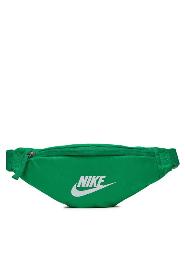 Nike Saszetka nerka DB0488-324 Zielony. Kolor: zielony. Materiał: materiał