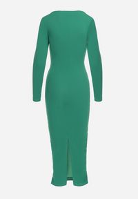 Born2be - Zielona Dopasowana Sukienka Maxi z Kopertowym Dekoltem Mistena. Kolor: zielony. Długość rękawa: długi rękaw. Typ sukienki: kopertowe. Długość: maxi #3