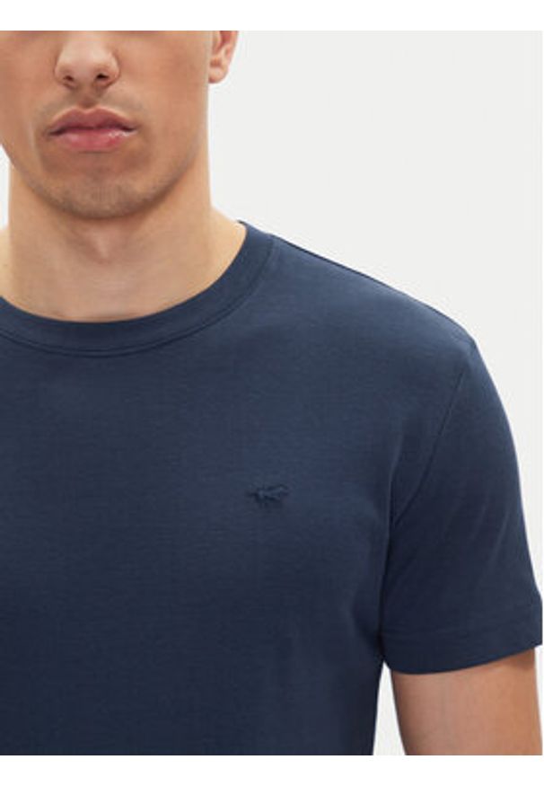 Mustang T-Shirt Allen 1016486 Granatowy Slim Fit. Kolor: niebieski. Materiał: bawełna