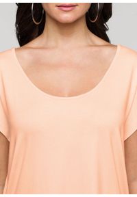 Shirt z szydełkową wstawką bonprix jasny brzoskwiniowy. Kolor: pomarańczowy #2