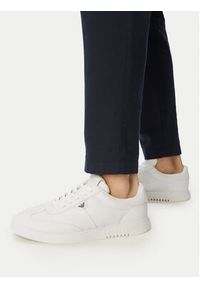Emporio Armani Sneakersy EM003062 AF20004 U0003 Biały. Kolor: biały. Materiał: skóra #4