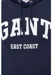 GANT - Gant bluza męska kolor granatowy z kapturem z nadrukiem. Typ kołnierza: kaptur. Kolor: niebieski. Materiał: bawełna. Wzór: nadruk