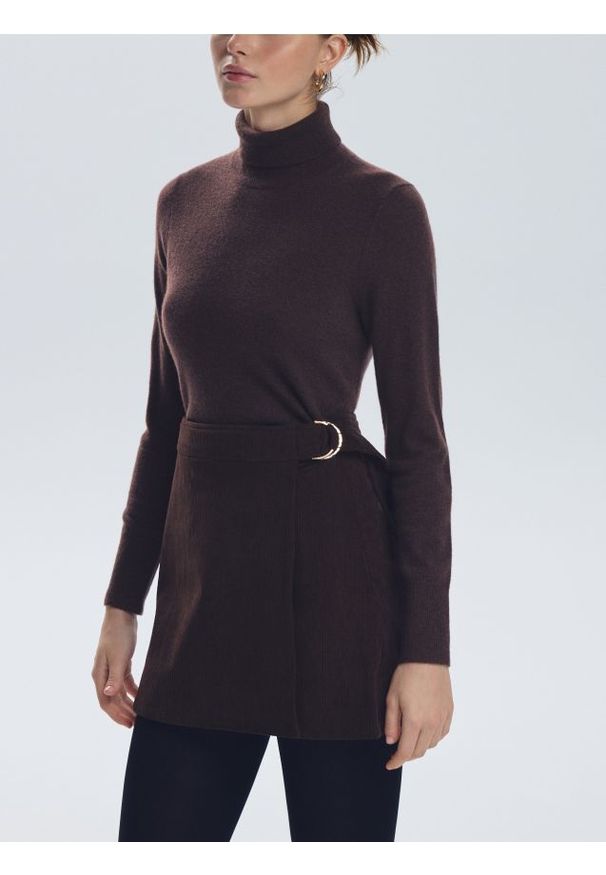 Reserved - Sztruksowa spódnica z zakładką - ciemnobrązowy. Kolor: brązowy. Materiał: sztruks