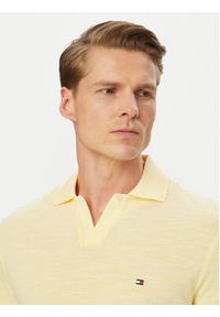 TOMMY HILFIGER - Tommy Hilfiger Polo Textured Oxford Pique MW0MW38482 Żółty jasny Regular Fit. Typ kołnierza: polo. Kolor: żółty. Materiał: bawełna #3