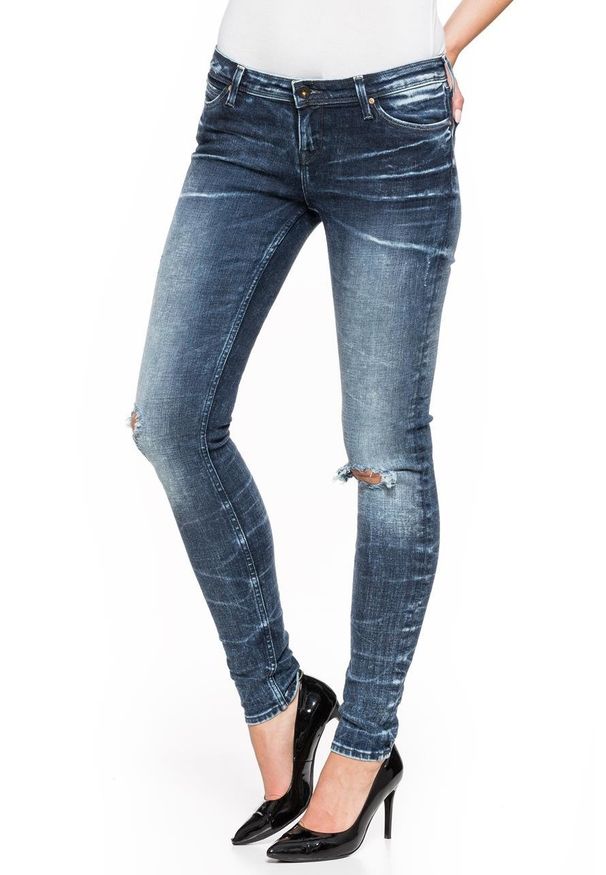 Lee - SPODNIE DAMSKIE LEE TOXEY WILD STORM L527WMSK. Stan: obniżony. Wzór: aplikacja. Styl: vintage