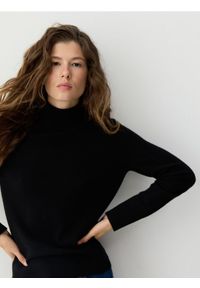 Reserved - Wełniany golf z dodatkiem kaszmiru - czarny. Typ kołnierza: golf. Kolor: czarny. Materiał: wełna, kaszmir #1