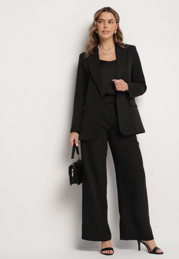 Born2be - Czarna Marynarka Ozdobiona Imitacją Kieszeni Sovzedi. Okazja: na spotkanie biznesowe. Kolor: czarny. Materiał: jeans. Wzór: aplikacja. Styl: elegancki, biznesowy