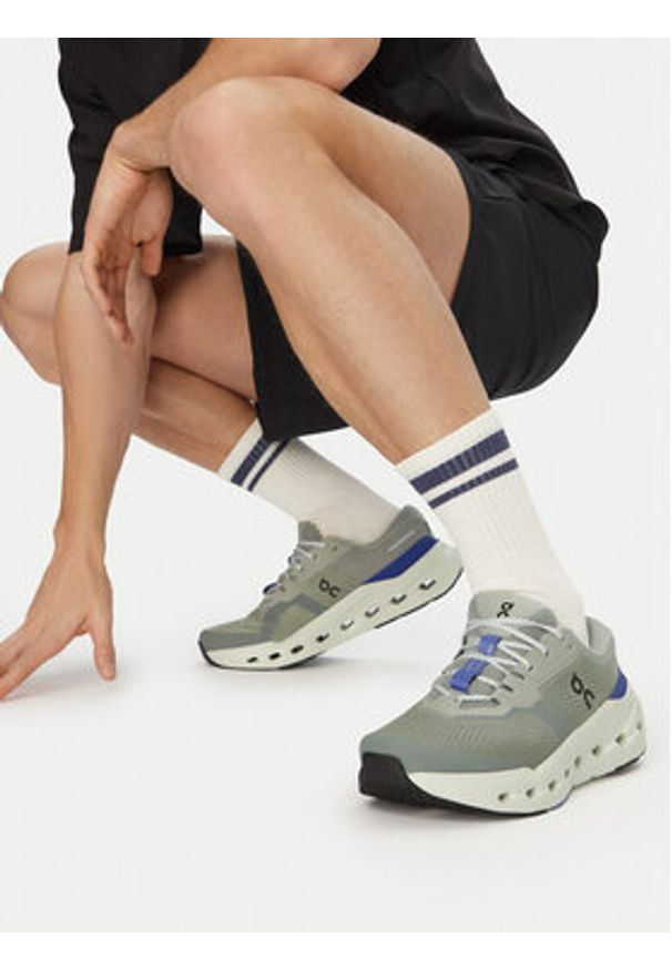 On Buty do biegania Cloudrunner 3 3MG10074422 Szary. Kolor: szary. Materiał: materiał