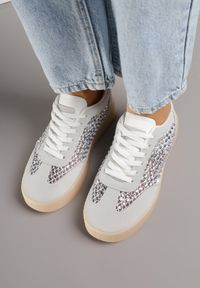 Born2be - Szare Sneakersy na Grubej Podeszwie Ozdobione Cyrkoniami Orinrya. Okazja: na co dzień. Kolor: szary. Materiał: jeans. Wzór: aplikacja #9