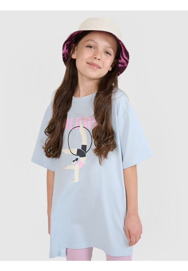 4f - 4F T-shirt oversize z nadrukiem dziewczęcy - niebieski 158 (12-13 lat). Okazja: na co dzień. Kolor: niebieski. Materiał: bawełna, materiał, jersey. Długość rękawa: krótki rękaw. Długość: krótkie. Wzór: nadruk. Sezon: lato. Styl: klasyczny, elegancki, sportowy, casual