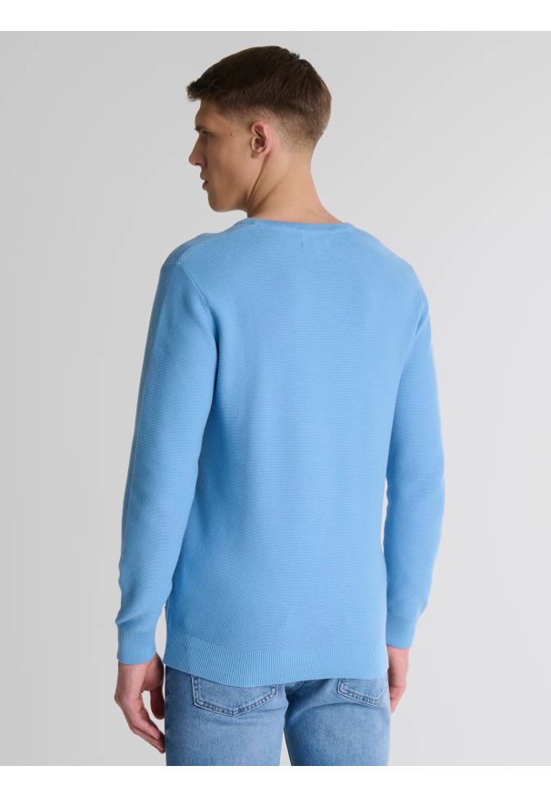 Big-Star - Sweter męski bawełniany klasyczny z dekoltem w serek niebieski Vasonitex 401. Typ kołnierza: dekolt w serek. Kolor: niebieski. Materiał: bawełna. Wzór: aplikacja, ze splotem. Styl: klasyczny