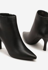Renee - Czarne Botki na Szpilce ze Szpiczastym Noskiem w Klasycznym Stylu Rilatessa. Okazja: na co dzień. Nosek buta: szpiczasty. Kolor: czarny. Materiał: jeans. Obcas: na szpilce. Styl: klasyczny #3