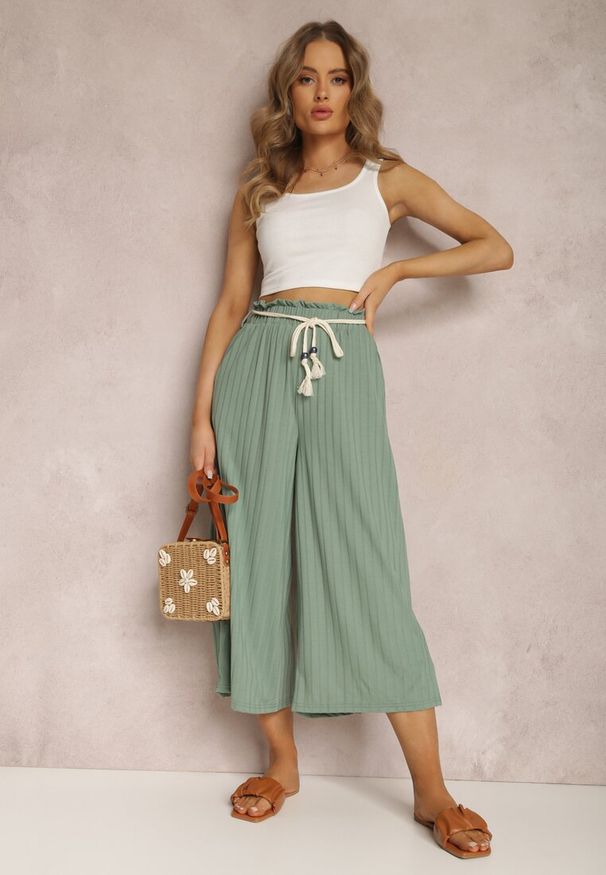 Renee - Zielone Spodnie Anastathe. Kolor: zielony. Materiał: tkanina. Wzór: gładki, jednolity. Sezon: wiosna, lato