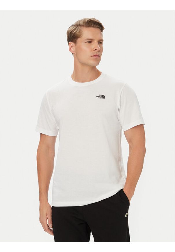 The North Face T-Shirt Evolution Simple Dome NF0A8CZ2 Biały Regular Fit. Kolor: biały. Materiał: bawełna
